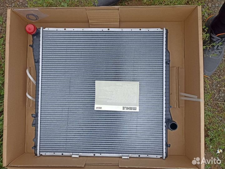 Радиатор охлаждения бмв BMW