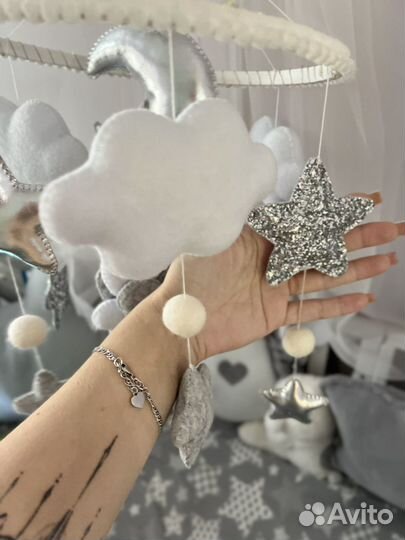 Детский мобиль в кроватку из фетра