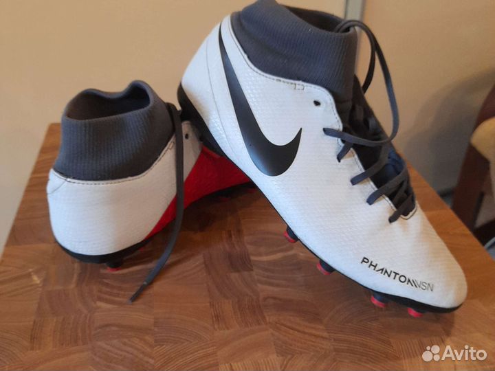 Футбольные бутсы nike