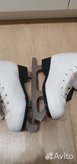 Коньки фигурные 27р