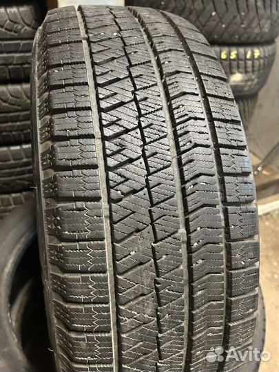 Bridgestone Blizzak Ice 215/60 R17