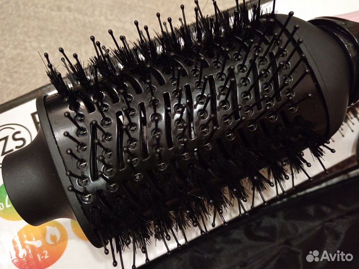 Фен-щетка с подачей горячего воздуха