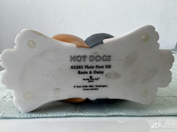 Hot Dogs Figurine by Toni собаки