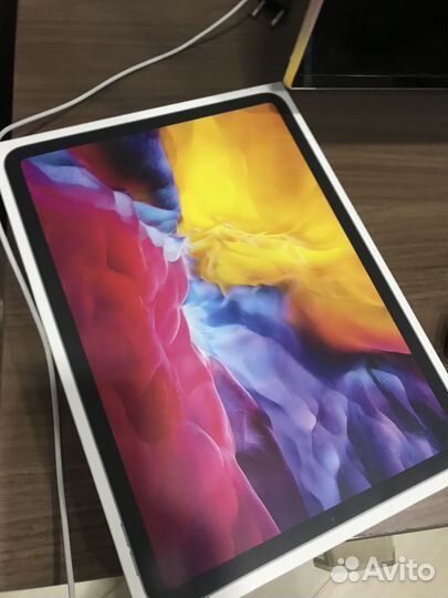 Продам iPad Pro 11 2020 или обмен на MacBook на m1
