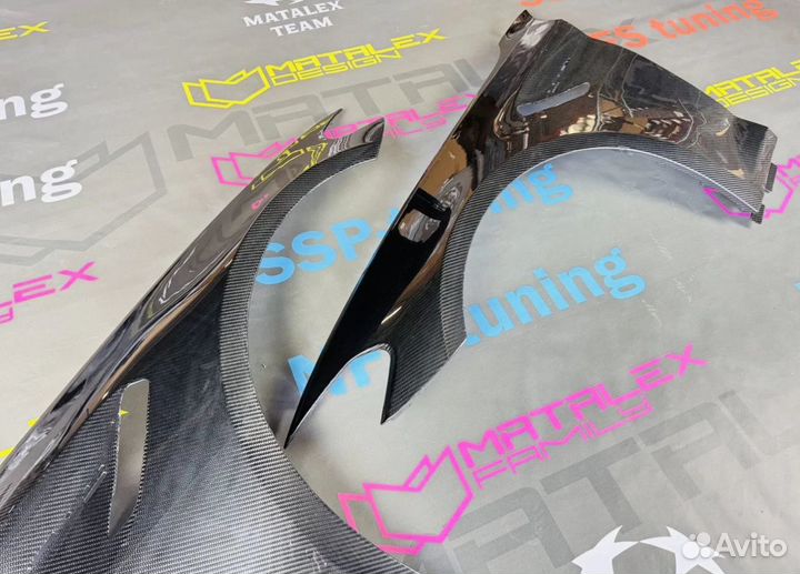 Карбоновые крылья BMW M5 F90 OEM стиль широкие