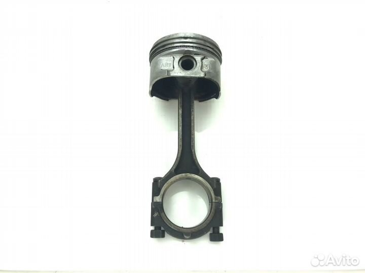 Поршень с шатуном Mitsubishi Mirage 4G15