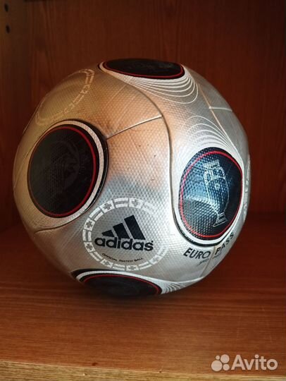 Футбольный мяч