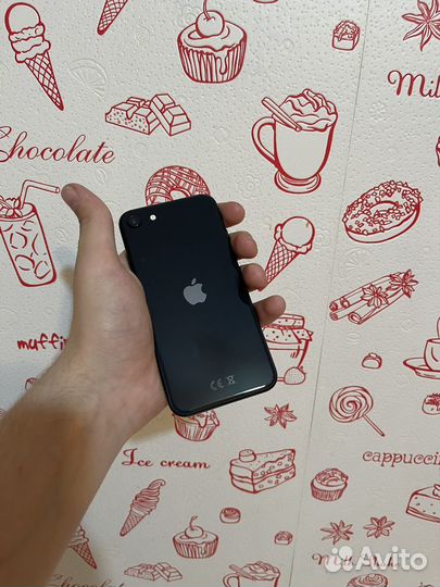 iPhone SE (2020), 64 ГБ