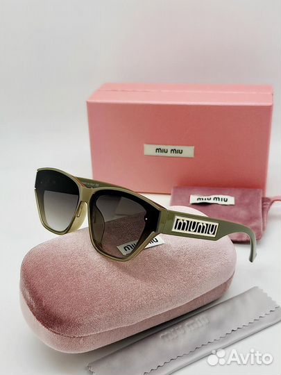 Солнцезащитные очки miu miu