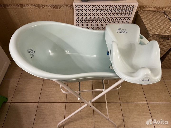 Ванночка для купания с подставкой