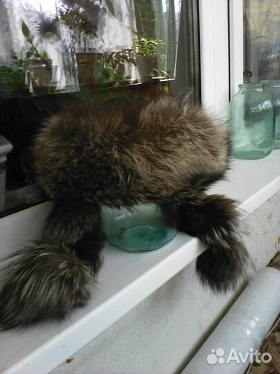 Шапка из черно-бурой лисы