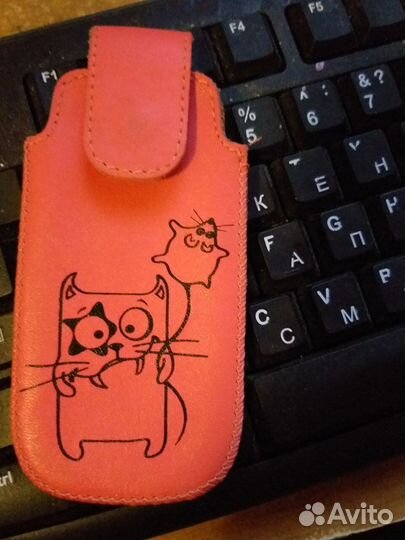 Чехол на телефон