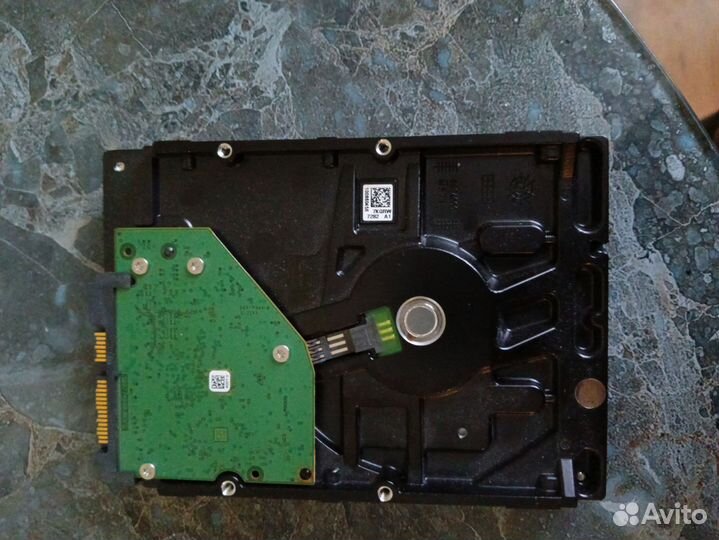 Жёсткий диск hdd на 1тб barracuda