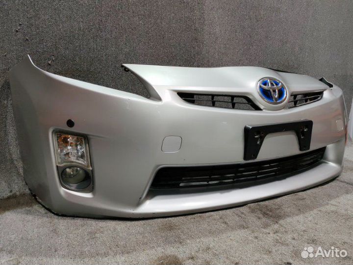 Бампер передний Toyota Prius ZVW30 2zrfxe