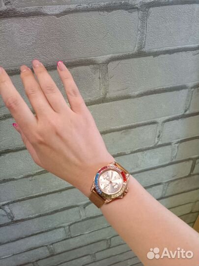 Стильные часы для девушки