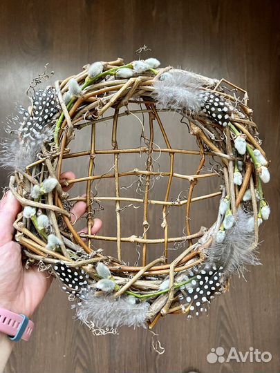 Венок или гнездо ручной работы на Пасху