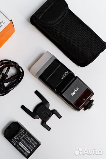 Вспышка Godox V350 canon