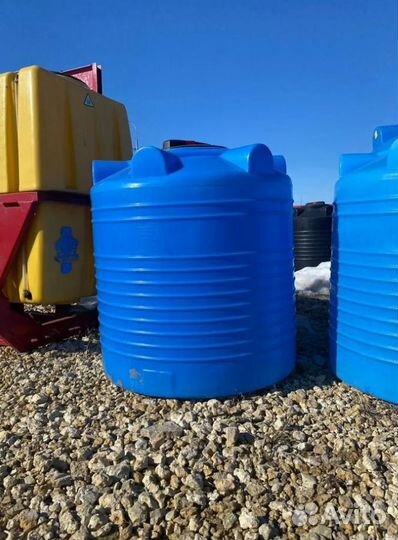 Пластиковая ёмкость эвл 1000 л вертикальная черна