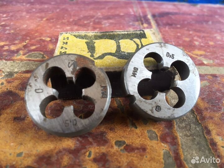 Плашки СССР м10 шаг 0,5