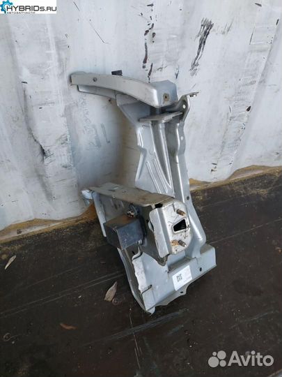 Передняя панель (телевизор) Toyota Prius 2 NHW20