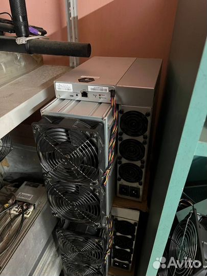 Asic майнер Bitmain Antminer S21pro 234T