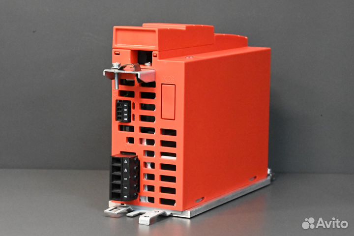 Sew Eurodrive 0.75KW MC07B0008-5A3-4-S0 новый 1 шт