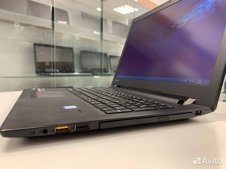 Ноутбук Lenovo (Core i5-7th/ 8gb ram/ SSD)
