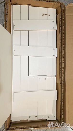 Шкаф с ящиками некомплектный. Доски
