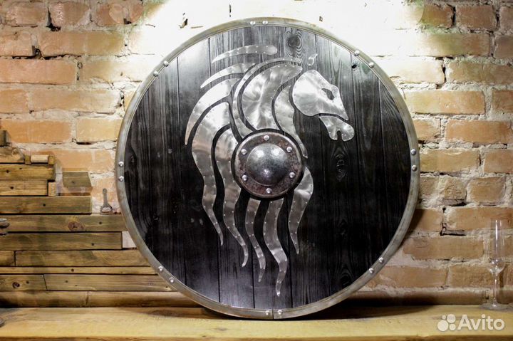 Щит викинг Конь Одина