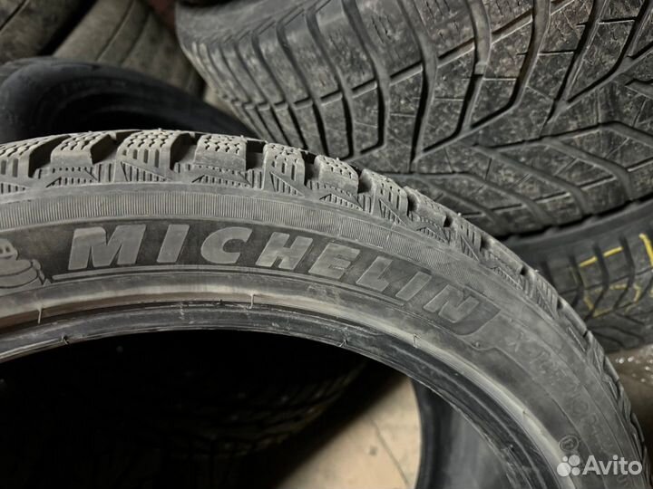 Michelin X-Ice North 4 305/35 R21 и 275/40 R21