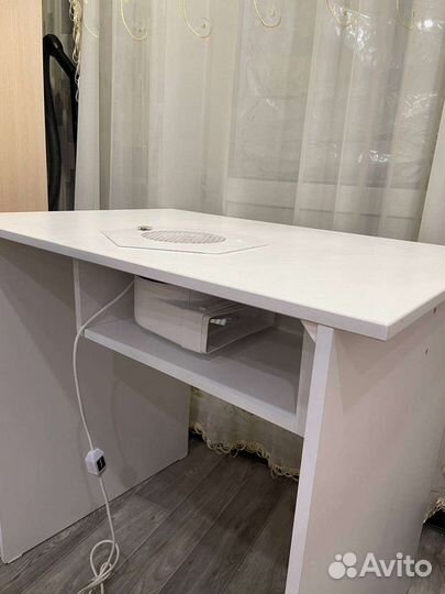 Маникюрный стол + Max Ultimate 4 Plus