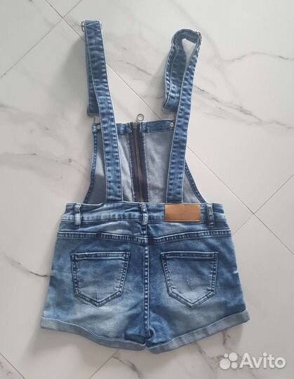 Джинсовый комбинезон на девочку 158см. XS