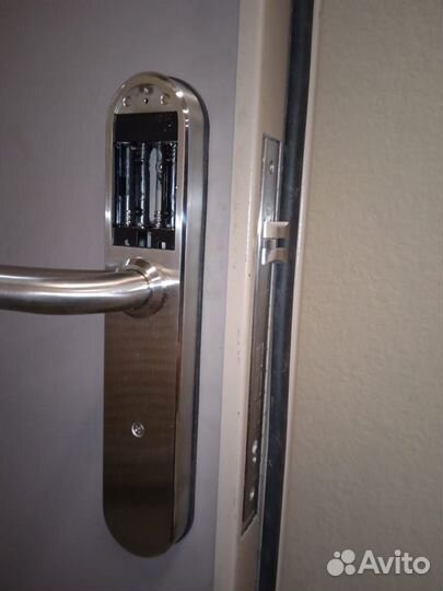 Умный биометрический смарт замок Novilock