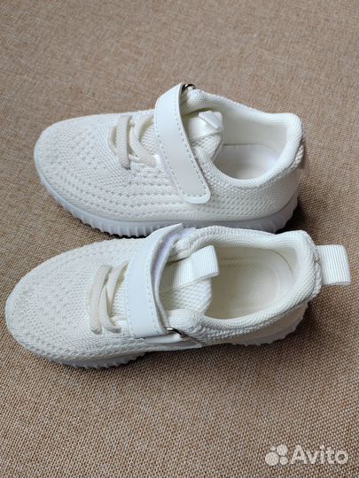 Кроссовки детские