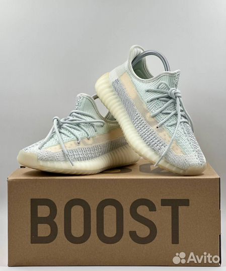 Кросовки женские Adidas Yeezy Boost 350