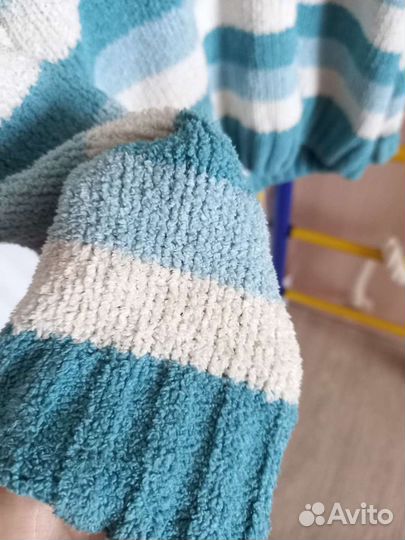 Свитер полосатый