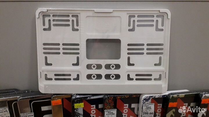 Рамка госномера квадратная белая