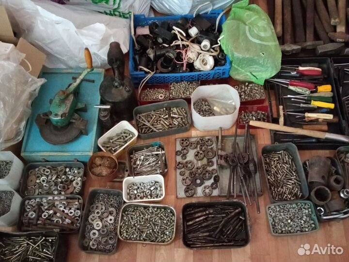 Инструменты разные СССР Топор, молоток, пила, кайл