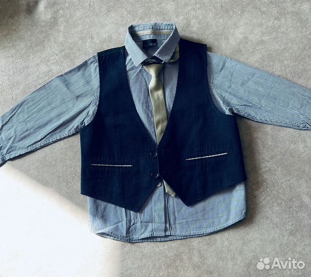 Костюм тройка для мальчика 110р. Next