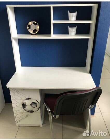 Стол письменный с надстройкой