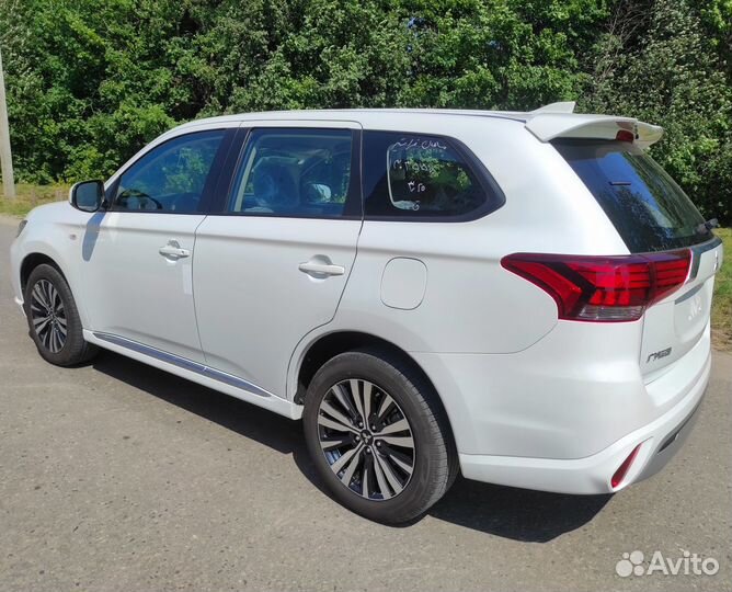 Mitsubishi Outlander 2.0 CVT, 2022, 35 км