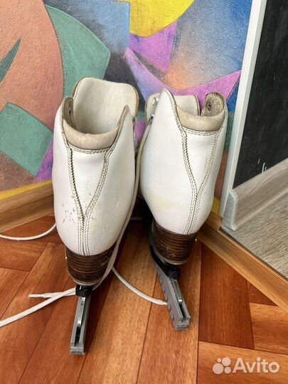 Професиональные фигурные коньки Риспорт RF3