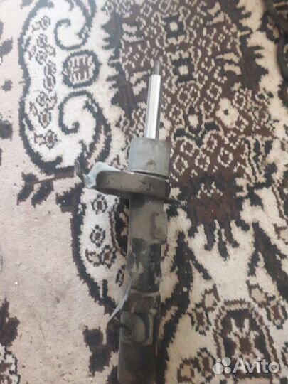 Передняя стойка на ford focus 2