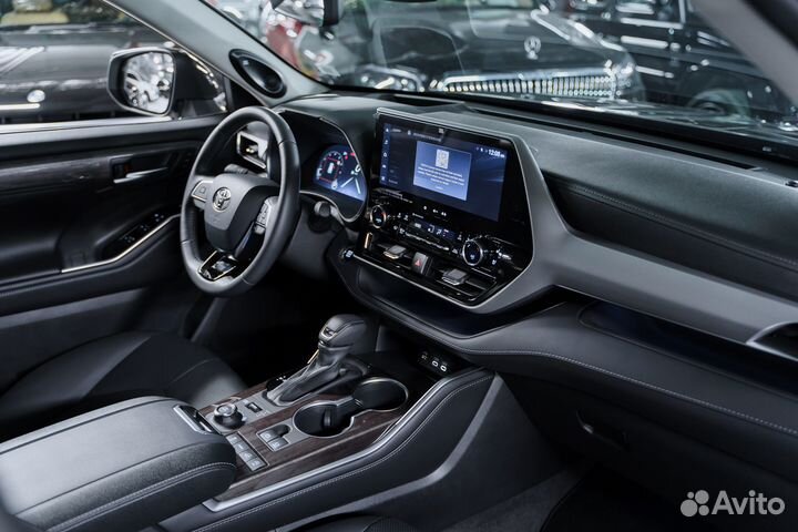 Toyota Highlander 2.0 AT, 2024, 2 км