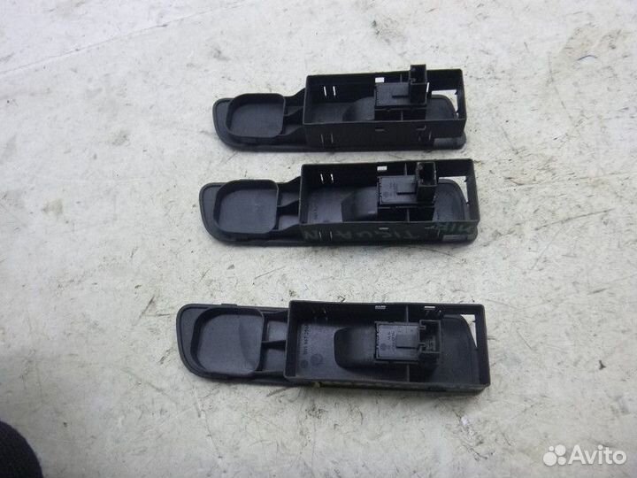 Кнопка стеклоподъемника передняя Volkswagen tiguan