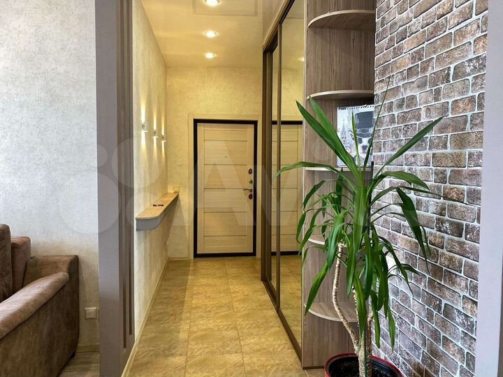 2-к. квартира, 65 м², 17/25 эт.