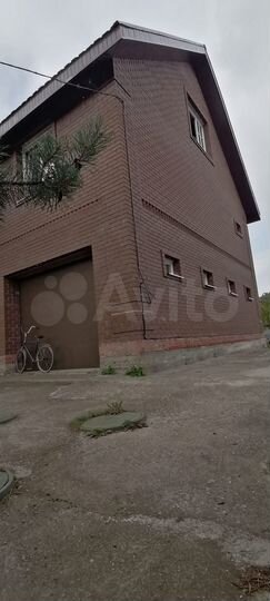 Коттедж 500 м² на участке 14 сот.