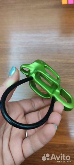 Страховочно-спусковое устройство BD