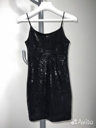 Блестящее платье