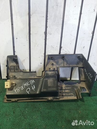 Нижняя накладка торпедо Ниссан Примера Р11